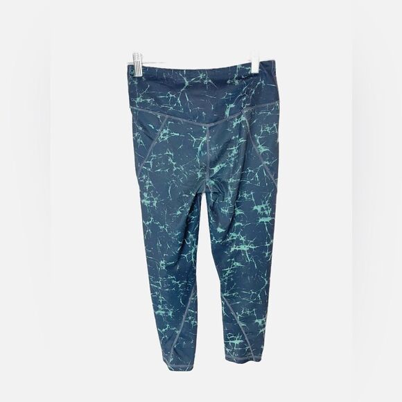 The Patagonia Centered Crops Blue Capri Women’s size Small - Picture 2 of 7